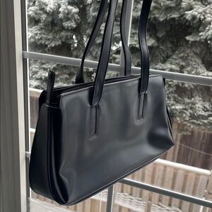 Sleek Navy Blue Faux Leather Shoulder Bag Retro 80’s 90’s GUC